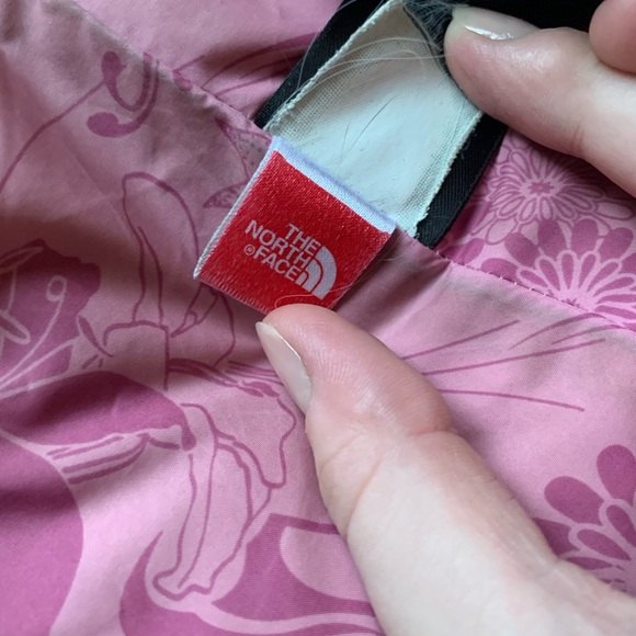 The North Face nuptse puffer jacket - Picture 4 of 5